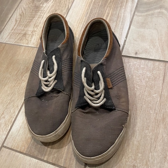 Reef Other - Very worn men’s reef shoes